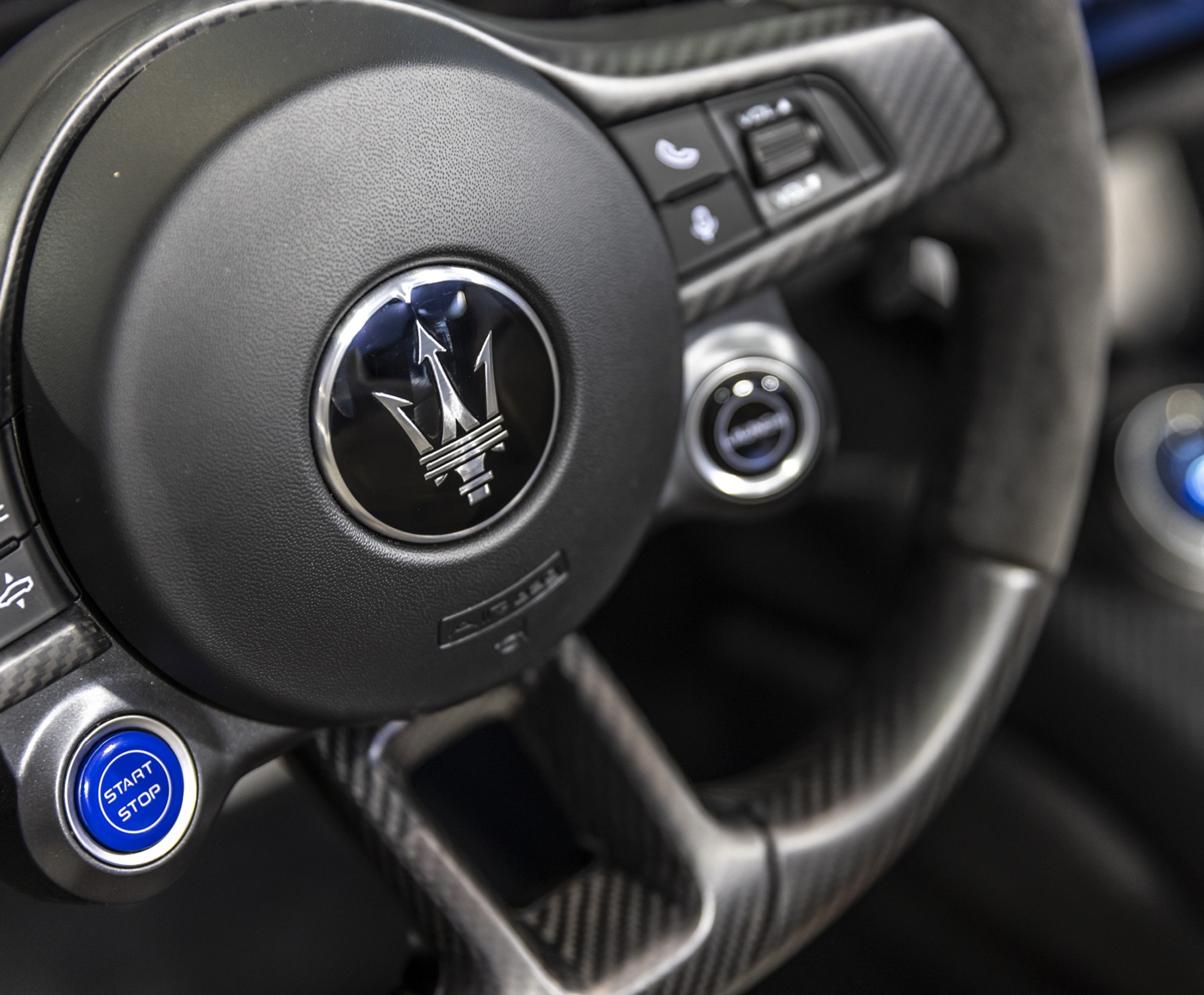 Maserati Grecale - офіційний автомобіль 50-го саміту G7, що проходить у Борго-Егнація, Апулія